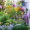 Elegant farmhouse garden décor ideas 09