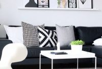 Relaxing black and white apartment décor ideas 33
