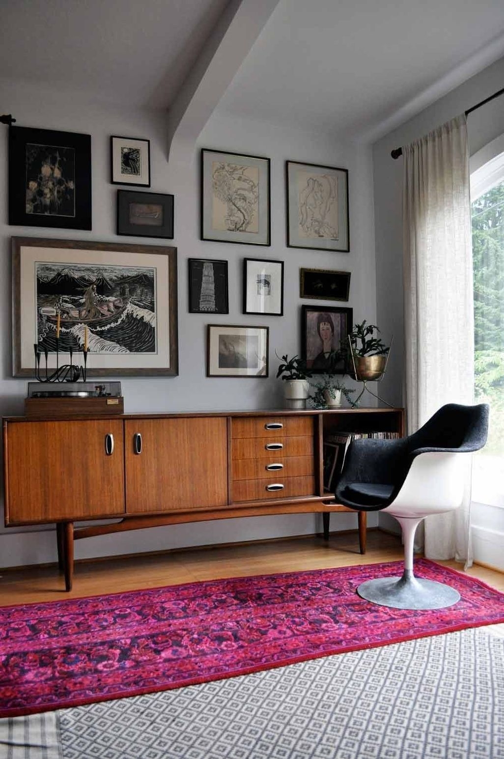 Stunning Mid Century Furniture Ideas To Makes Your Room Have Vintage Touch 20