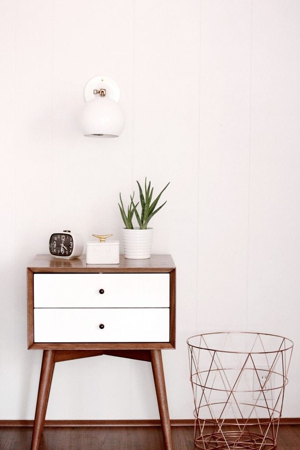 Stunning Mid Century Furniture Ideas To Makes Your Room Have Vintage Touch 21