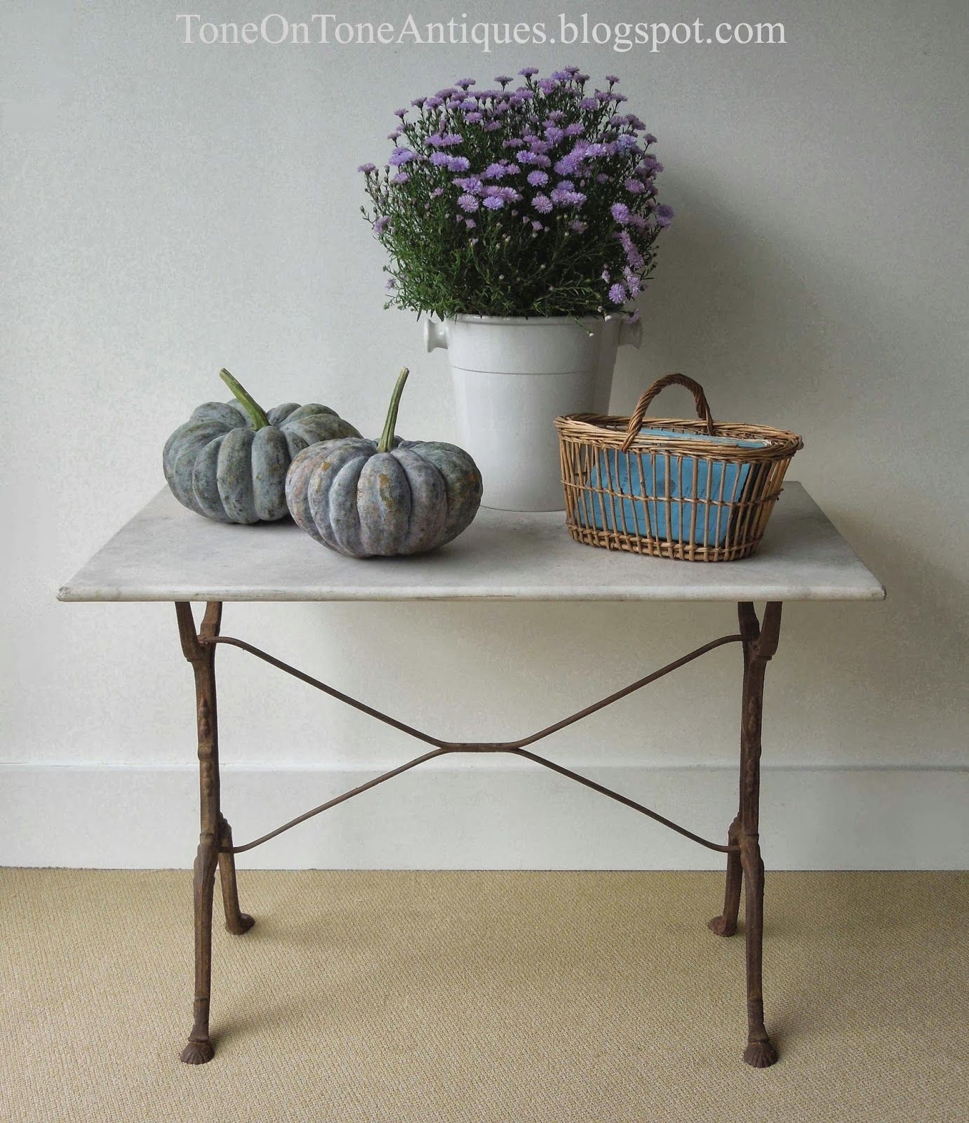 Awesome French Farmhouse Fall Table Design 26