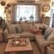 Comfy rustic living room decor ideas 29