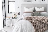Cozy small apartment bedroom remodel ideas 05