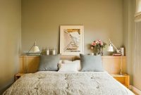 Cozy small apartment bedroom remodel ideas 13