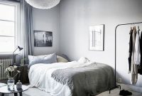 Easy minimalist and cozy bedroom decor ideas 05
