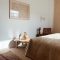 Easy minimalist and cozy bedroom decor ideas 10