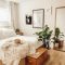 Easy minimalist and cozy bedroom decor ideas 11