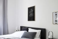 Easy minimalist and cozy bedroom decor ideas 14