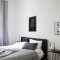 Easy minimalist and cozy bedroom decor ideas 14