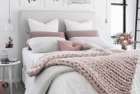 Easy minimalist and cozy bedroom decor ideas 23