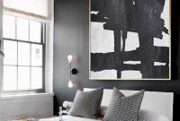 Easy minimalist and cozy bedroom decor ideas 37