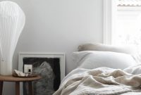 Easy minimalist and cozy bedroom decor ideas 39