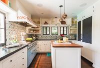 Inspiring bohemian style kitchen decor ideas 44