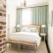 Lovely small master bedroom remodel ideas 16