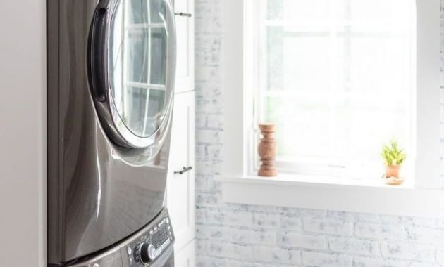Amazing diy laundry room makeover with farmhouse style ideas 44