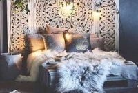 Comfy boho bedroom decor with attractive color ideas 04