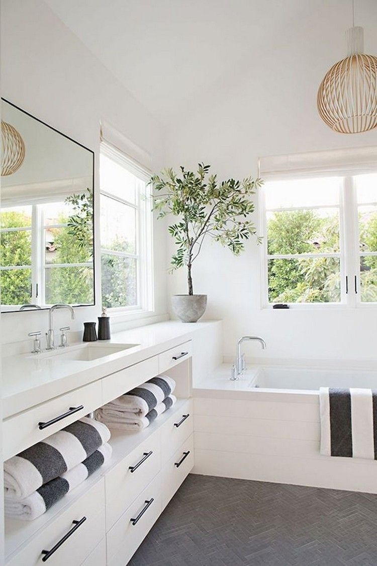 Lovely Modern Farmhouse Design For Bathroom Remodel Ideas 30