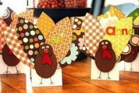 Lovely turkey decor for your thanksgiving table ideas 08