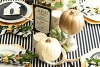 Lovely turkey decor for your thanksgiving table ideas 21