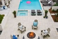 Modern small backyard ideas with swimming pool design 26