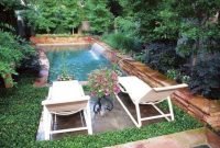 Modern small backyard ideas with swimming pool design 41
