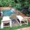 Modern small backyard ideas with swimming pool design 41