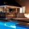 Modern small backyard ideas with swimming pool design 43