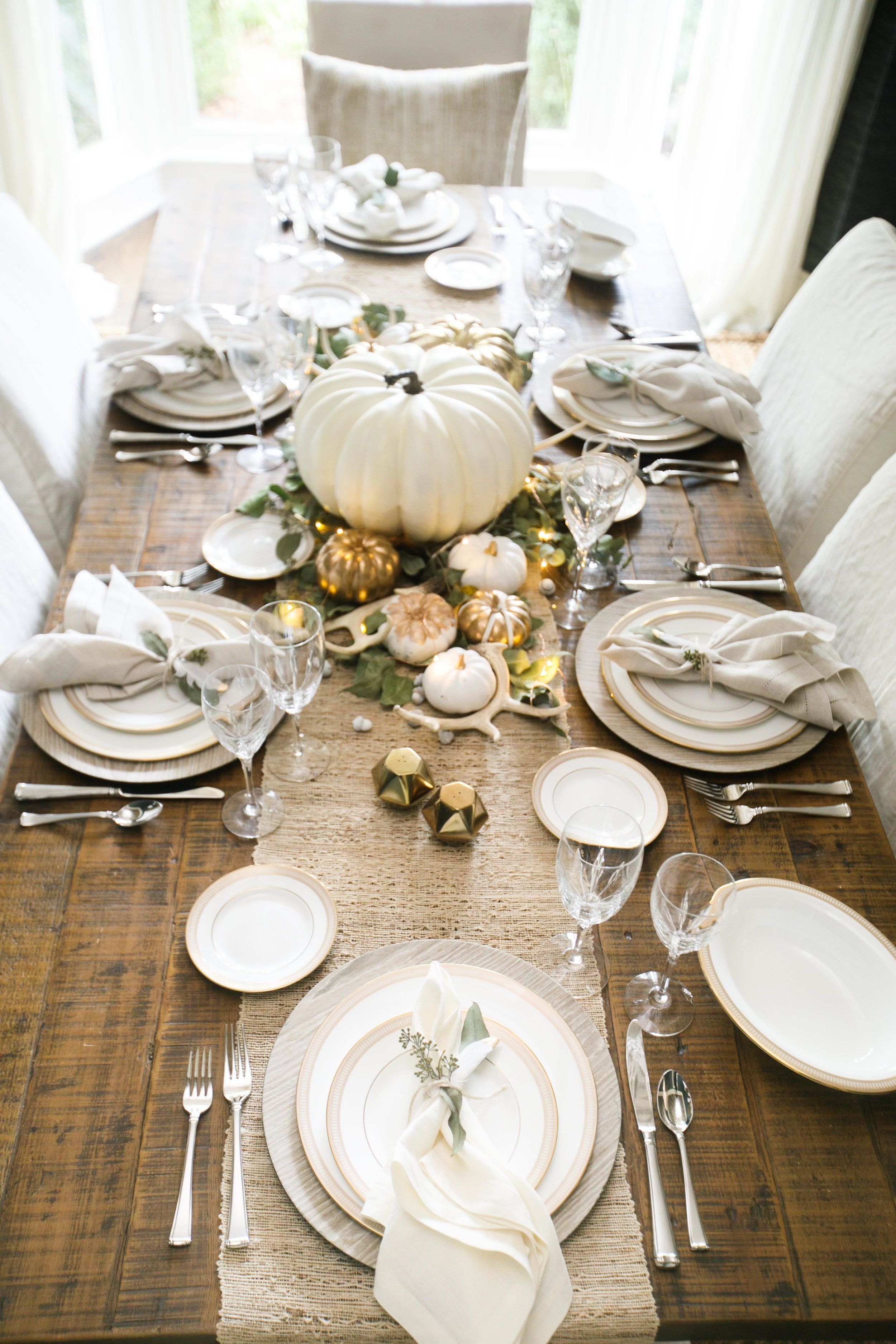 Stylish Thanksgiving Table Ideas 21