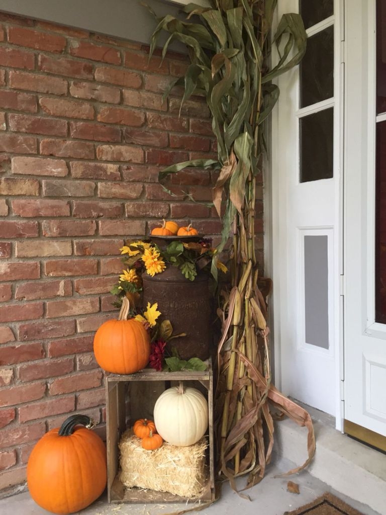 Unique Fall Front Door Decor Ideas 22