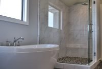 Cozy master bathroom bathtub remodel ideas 04