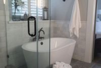 Cozy master bathroom bathtub remodel ideas 16