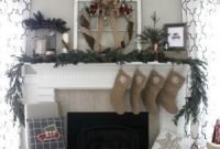 Creative rustic christmas fireplace mantel décor ideas 28