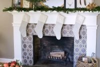 Creative rustic christmas fireplace mantel décor ideas 40