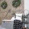 Lovely farmhouse christmas porch decor and design ideas 03