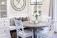 Luxurious small dining room decorating ideas 33