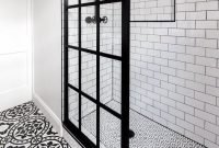 Luxurious small master bathroom design ideas 19