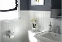 Luxurious small master bathroom design ideas 24