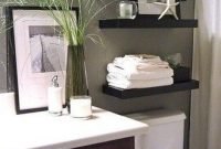 Luxurious small master bathroom design ideas 44