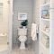 Luxurious small master bathroom design ideas 47