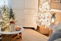 Minimalist christmas tree ideas for living room décor 34