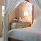 Modern romantic coastal bedroom decoration ideas 28
