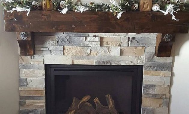 Stunning fireplace mantel decor for christmas ideas 44