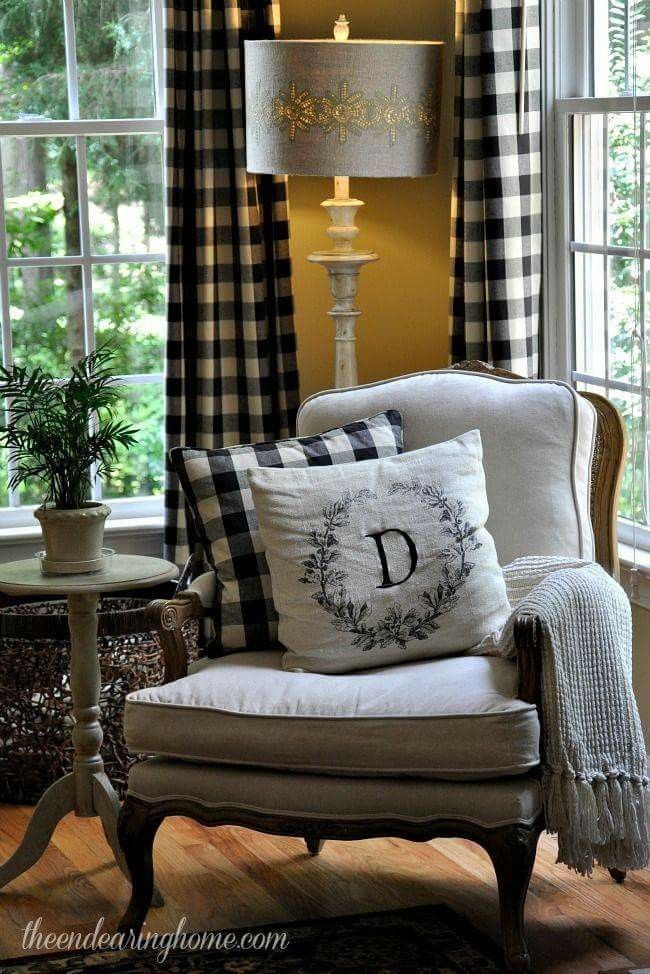 Stylish French Country Living Room Design Ideas 23
