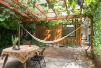 Creative backyard hammock design ideas31
