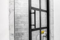 Minimalist master bathroom remodel ideas40