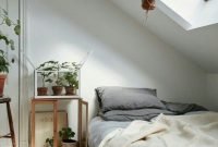 Brilliant small master bedroom ideas18