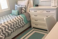 Brilliant small master bedroom ideas38