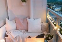 Enchanting apartment balcony decorating ideas37