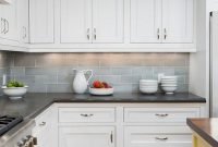 Latest kitchen backsplash tile ideas35
