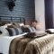 Lovely masculine boho bedroom designs07